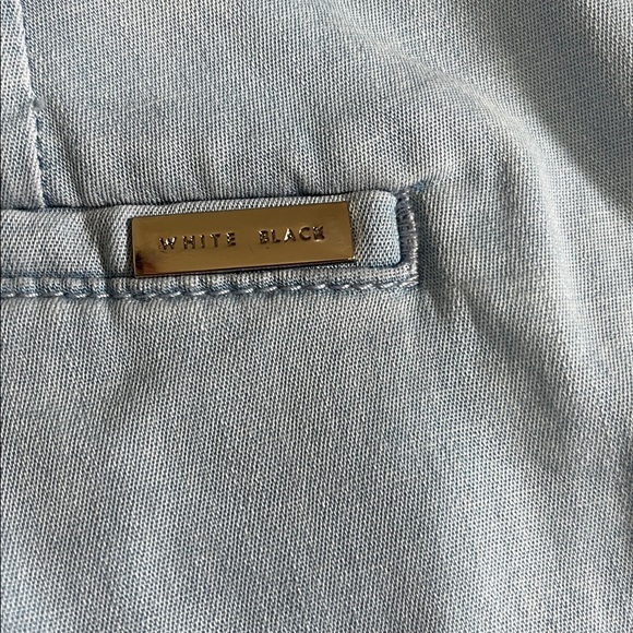 WHBM Jean The 5" Short Size 0 with tie White House Black Market Light wash - Picture 3 of 11